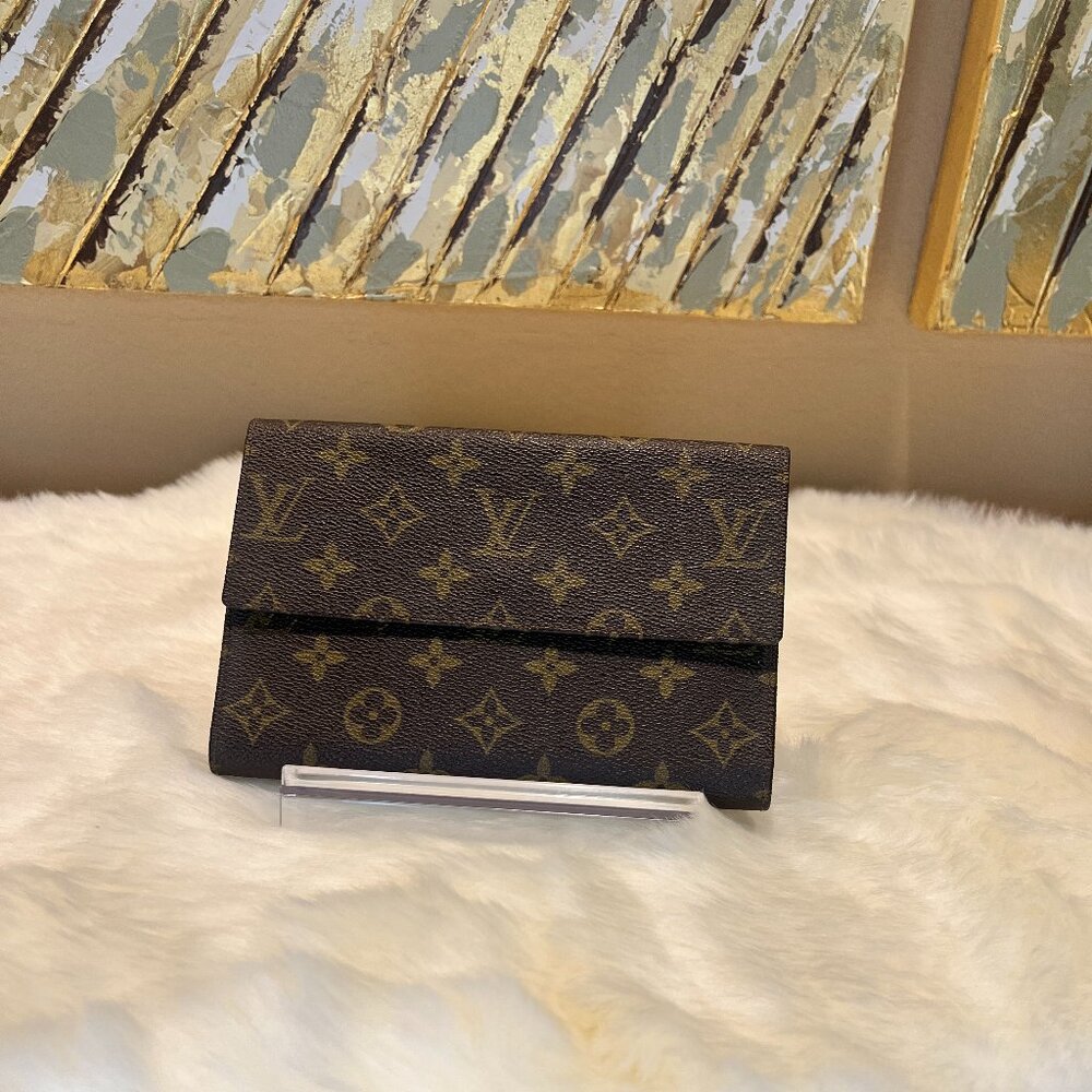 Louis Vuitton Wallet / Organizer